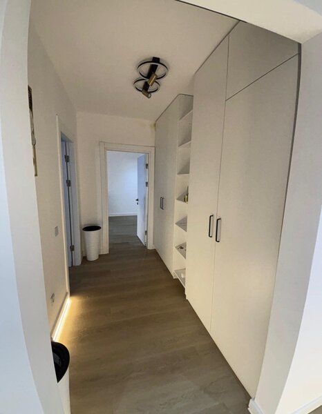 Tineretului, 5 minute metrou, pe strada Poenari, prima inchiriere